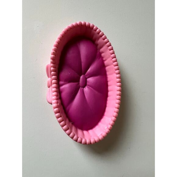 My Pet Pals Chic Dolls Boutique Puppy Dog Figure 2008 Toy Brown Yorkie Pet Bed - Picture 3 of 9